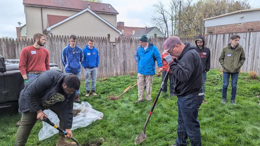 Tree Planting 1.jpg